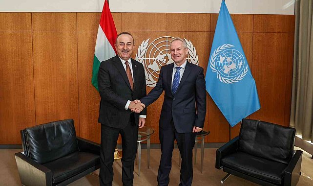 Çavuşoğlu, New York'ta ABD ve Kanada'daki Türk başkonsoloslarla bir araya geldi