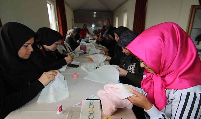 Ev hanımlarının ilgi odağı olan kurs merkezi Kargıcak'ta açıldı