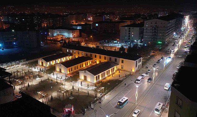 İçerisinde 60 bin kitap bulunan halk kütüphanesi ışıl ışıl oldu