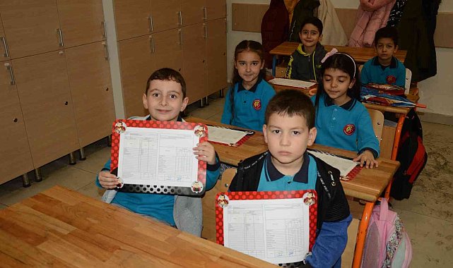 Kırkağaç'ta 6 bin 547 öğrenci karne aldı