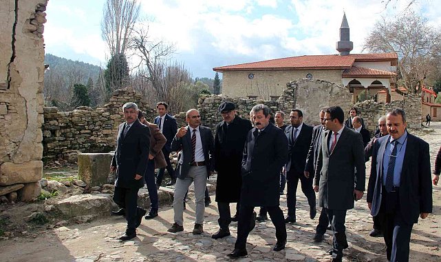 Vali Tavlı, MSKÜ ve Denizli PAÜ rektörleri Stratonikeia'da incelemelerde bulundu