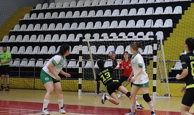 Yıldız Kızlar hentbol yarı final hentbol müsabakaları Elazığ'da başladı