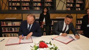 Kozluk'ta yeni halk kütüphanesi yapımı için imzalar atıldı