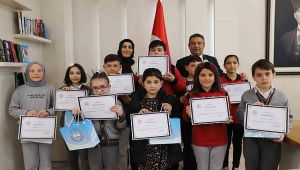 Minik Eller Tasarlıyor Projesinde dereceye giren öğrenciler İl Milli Eğitim Müdürlüğünde ağırlandı